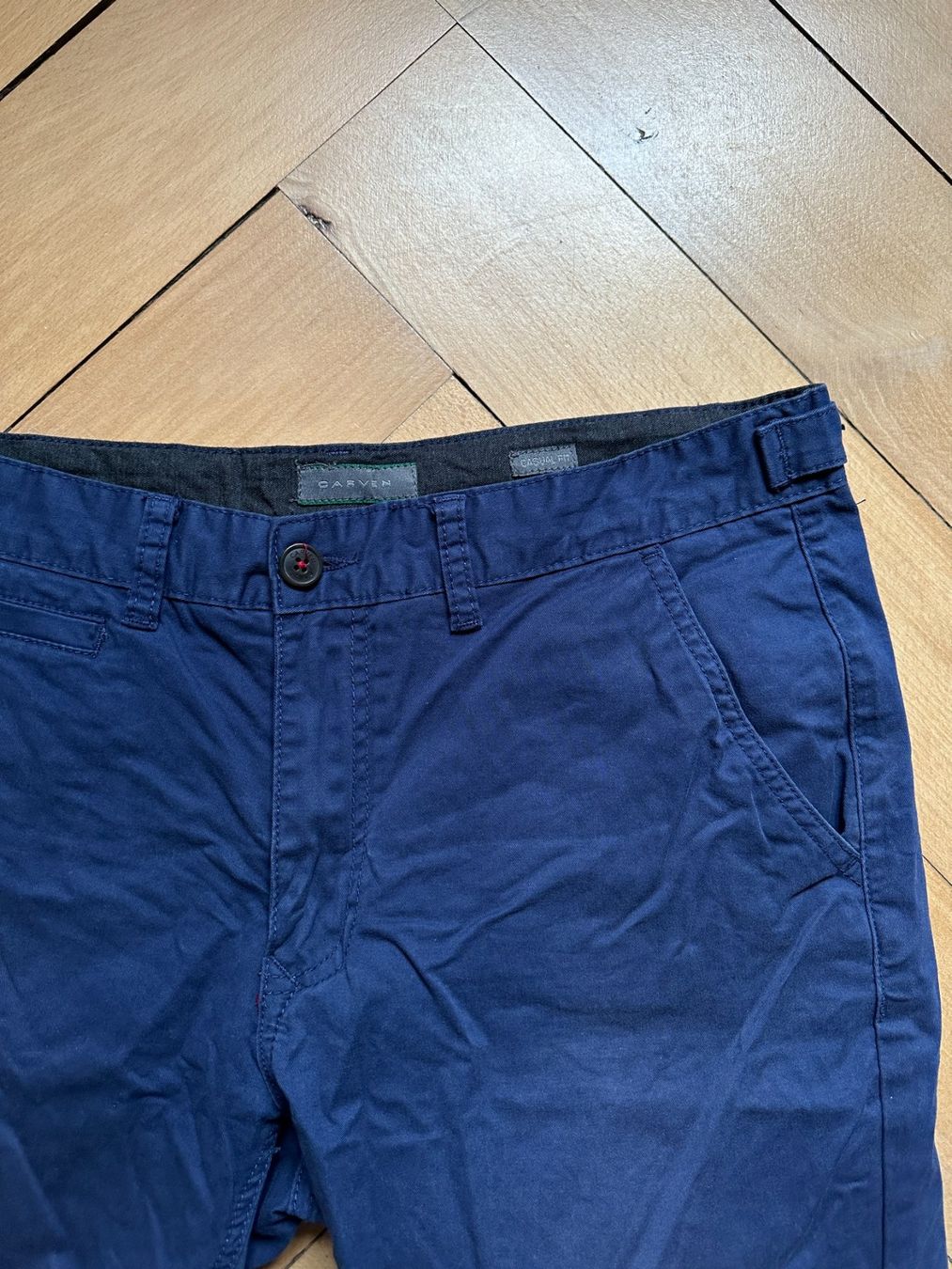 Pantaloni: CARVEN - Shorts dunkelblau W33 – Usato da Zürich venduto da Diazaio 1