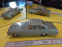 Plymouth Fury  1:43 (ohne Box) Dinky GB   > (W2)