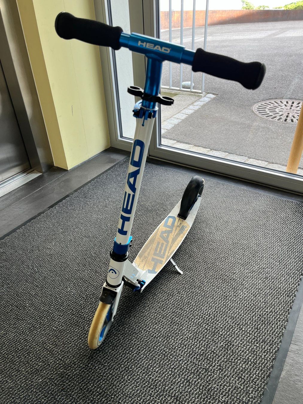 Kickboard: HEAD Scooter blau-weiss – Usato da Elgg venduto da trsa84