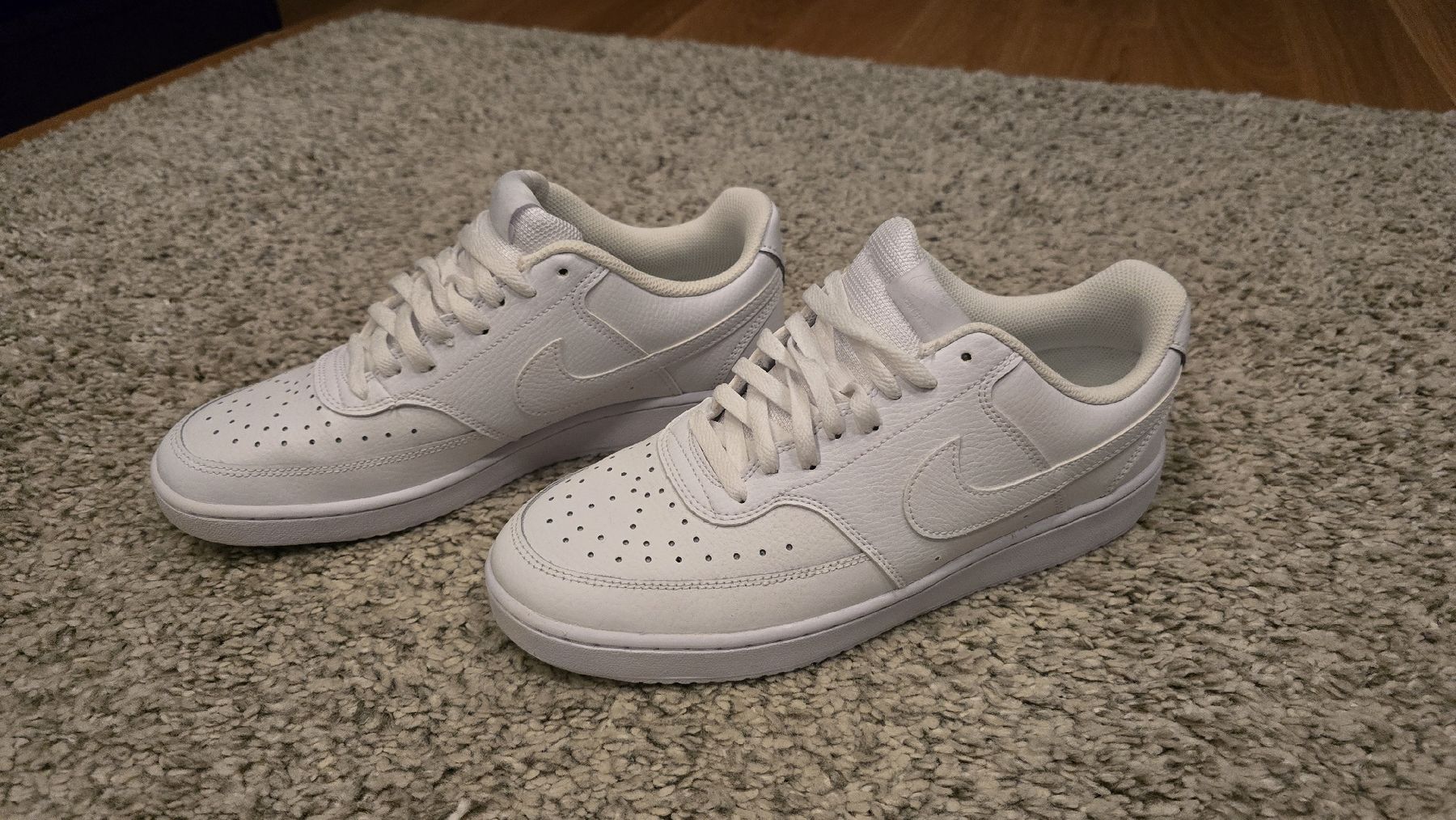 Nike Scarpe da uomo: Nike Court der Grösse 43 – Usato da Embrach venduto da Flyroebi