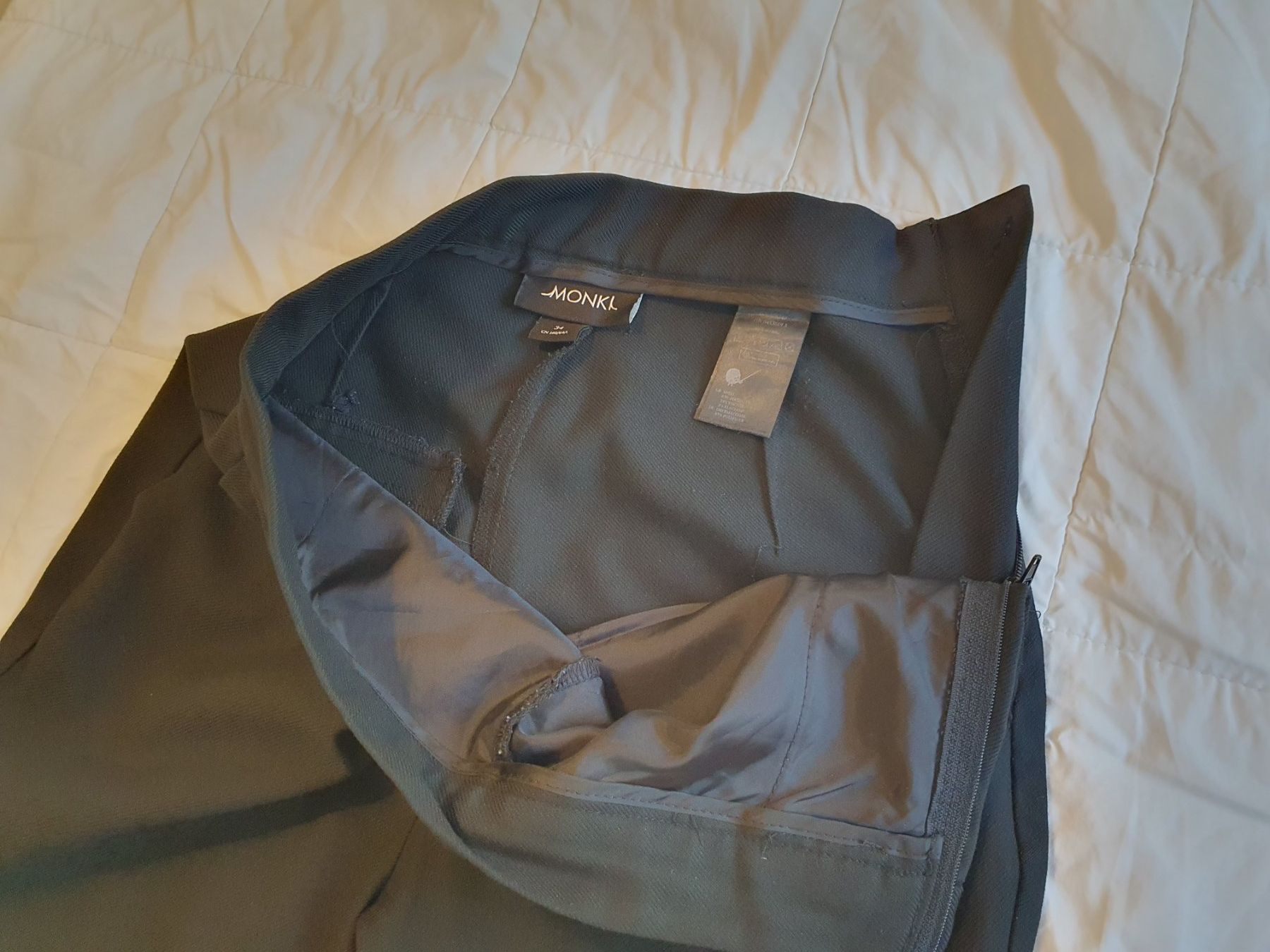 Monki Pantaloni: Pantaloni neri MONKI, taglia 34 – Usato da Langnau am Albis venduto da dav_n72f 3