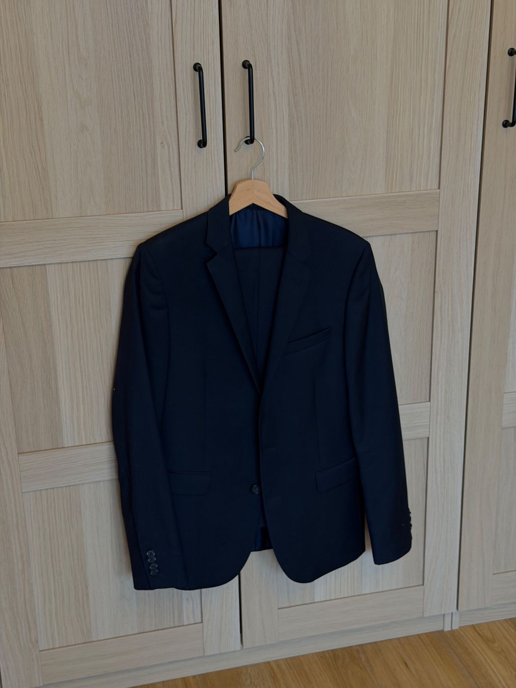 Completi: PKZ Paul Navy Slim Anzug – Usato da Bern venduto da clumsyAvocado