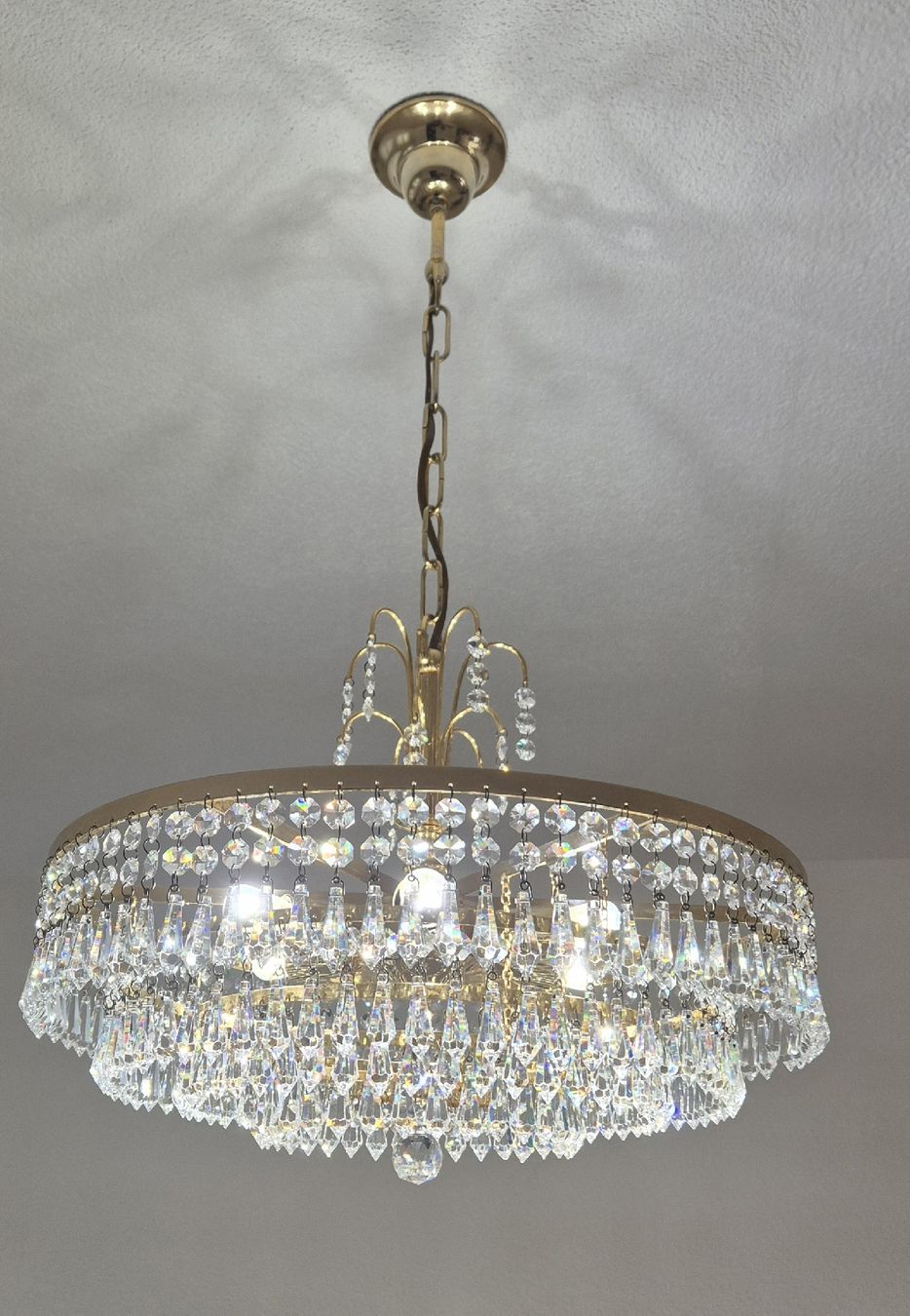Kronleuchter & Deckenlampen: Kronleuchter aus Kristallglas und Messing – Gebraucht aus Zürich von mar_7fc6 2