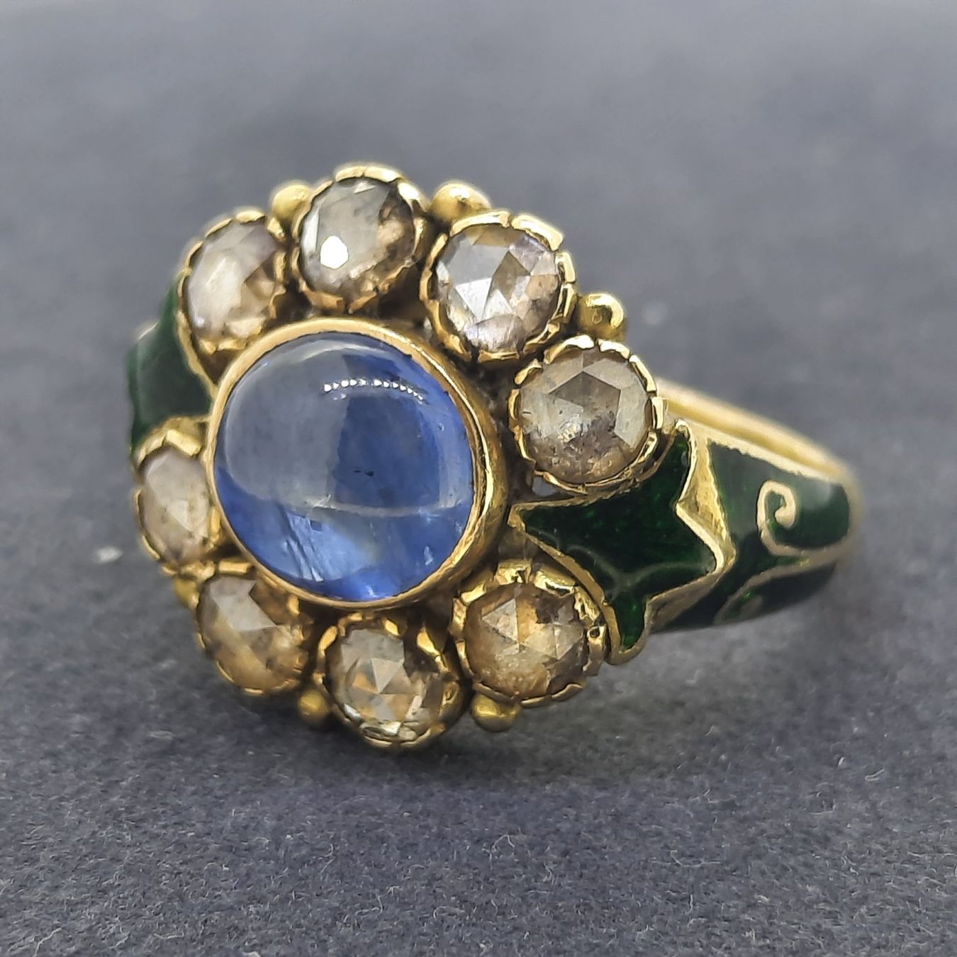 Anelli: Wunderschöner Goldring mit 8 edlen Altschliff Diamanten – Usato da Unterägeri venduto da Altgoldschmuck 6