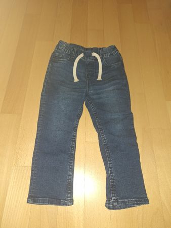 Jeans in Gr. 98 NEU