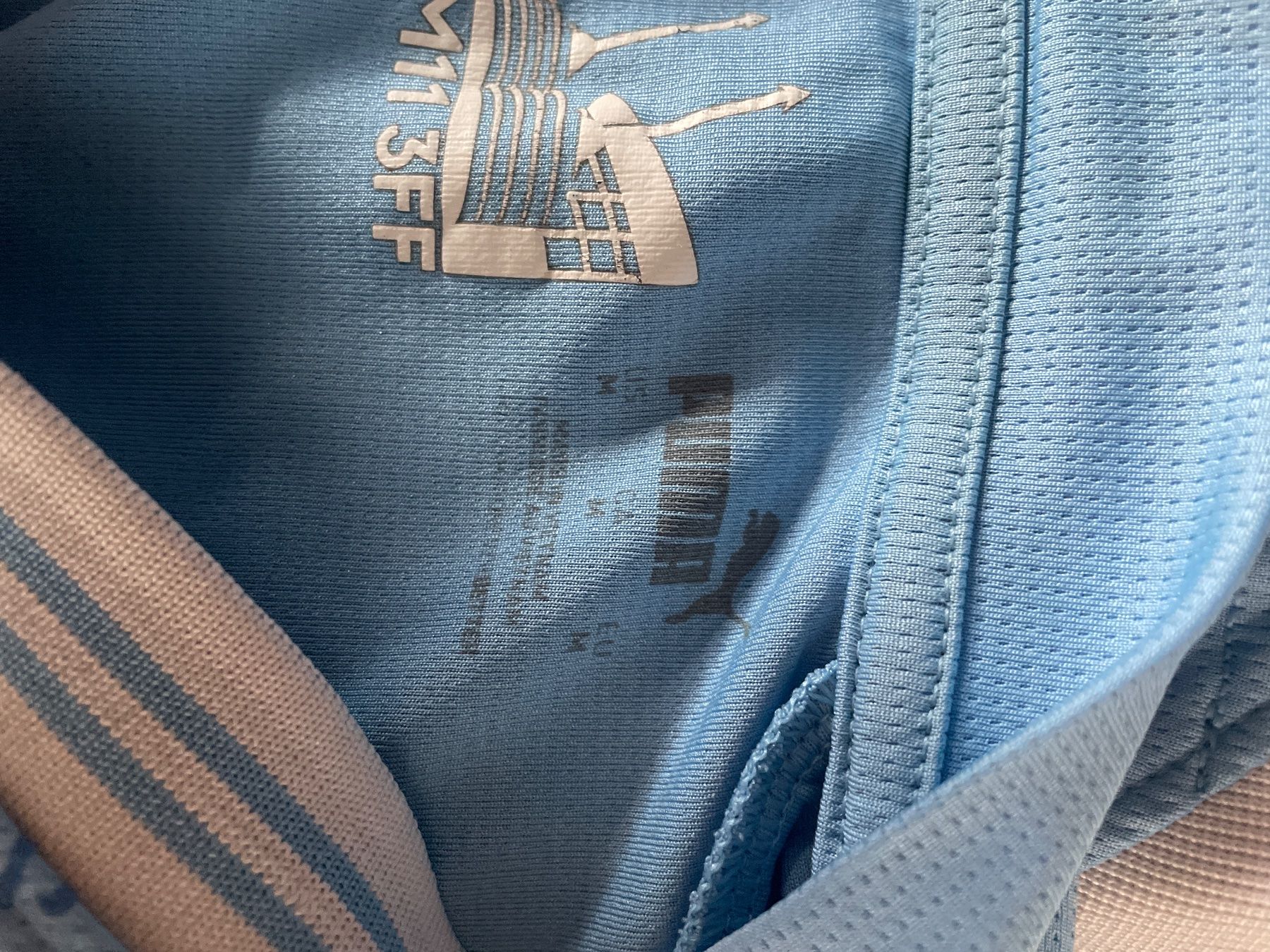 Puma Canottiere & Pantaloni: Maillot Manchester city taille M – Usato da Monts-de-Corsier venduto da mol_tf27 2