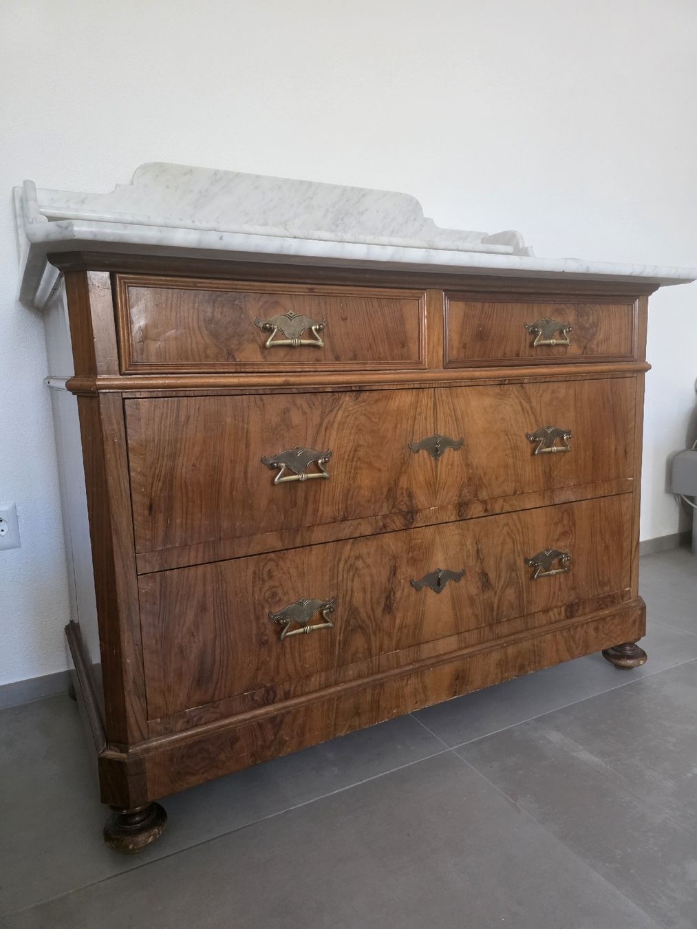 Cassettiere: Antike Kommode Holz mit Marmorplatte  – Usato da Rothrist venduto da rsu_96pl 1