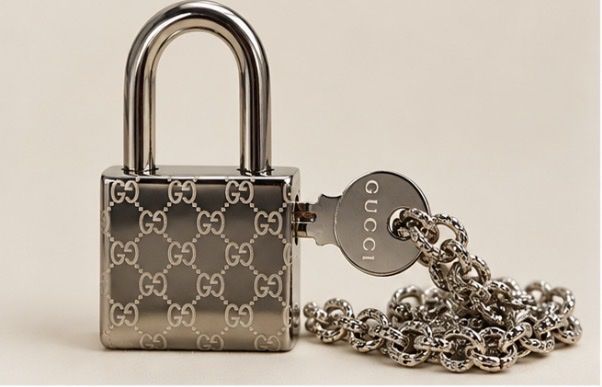 Lucchetti: Gucci Schloss mit Kette silberfarben  – Nuovo e nell'imballaggio originale da Oberengstringen venduto da genita2279 1