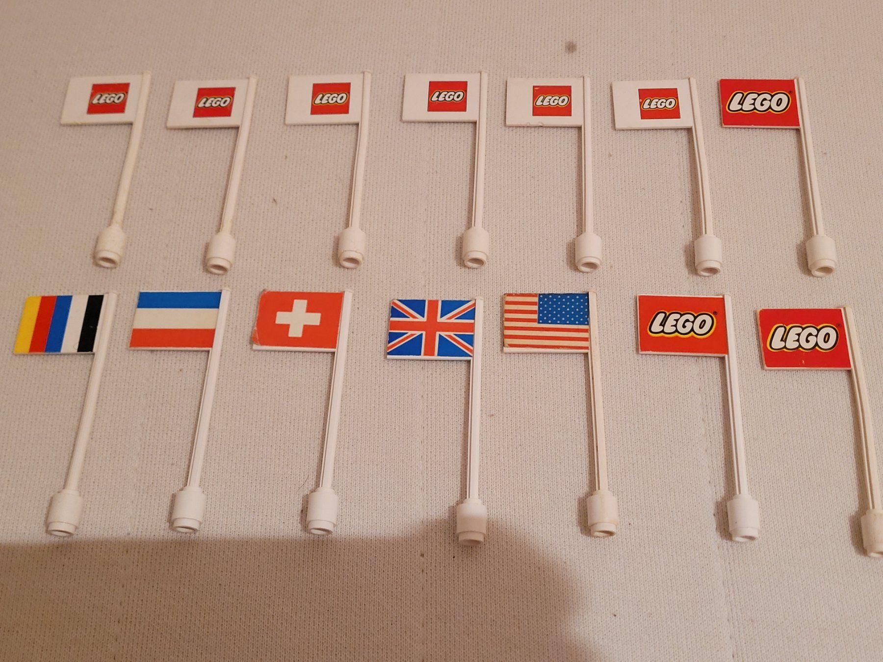 Lego Kit di costruzioni: 14 alte Lego flaggen – Usato da La Tour-de-Peilz venduto da estelle69 3