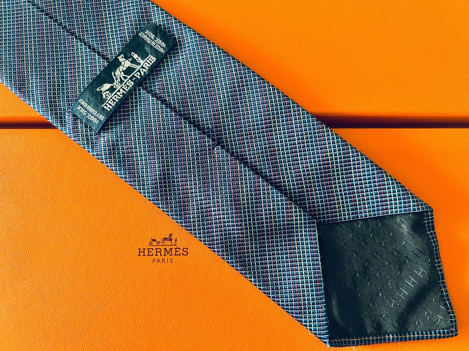 Hermès Krawatten: Cravate HERMES-Paris „Multicolor Net“ - avec box original – Neu (gemäss Beschreibung) aus Le Mont-sur-Lausanne von luxurylover 4
