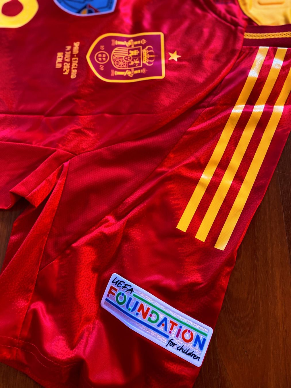 Adidas Leibchen & Hosen: Lamine Yamal Euro 2024 final- Spain player version jersey – Neu und originalverpackt aus Genève von  6