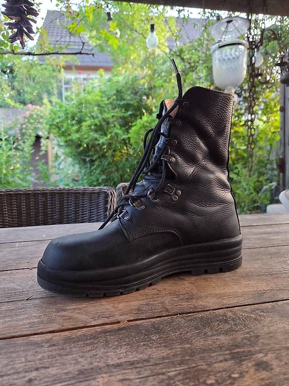 Herrenschuhe: Kampfstiefel  Schweizerarmee. Gr. 44 – Gebraucht aus Lausen von 04362 4