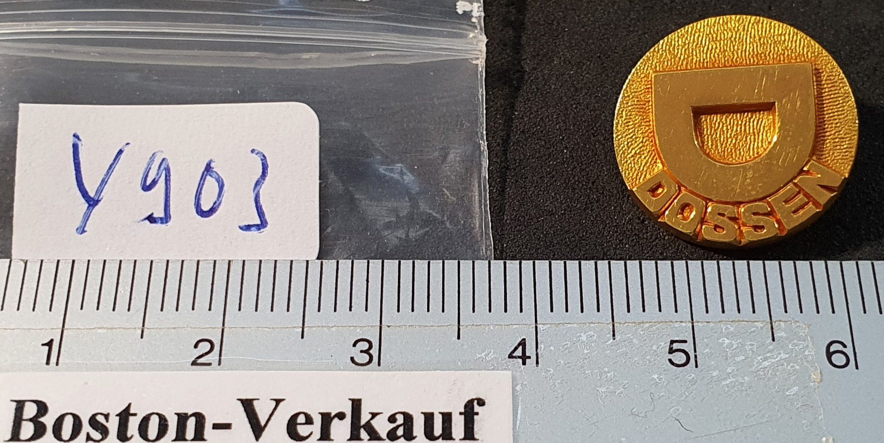 Broschen & Nadeln: Y903 - Brosche D  DOSSEN – Gebraucht aus Reinach BL von Boston-Verkauf 2