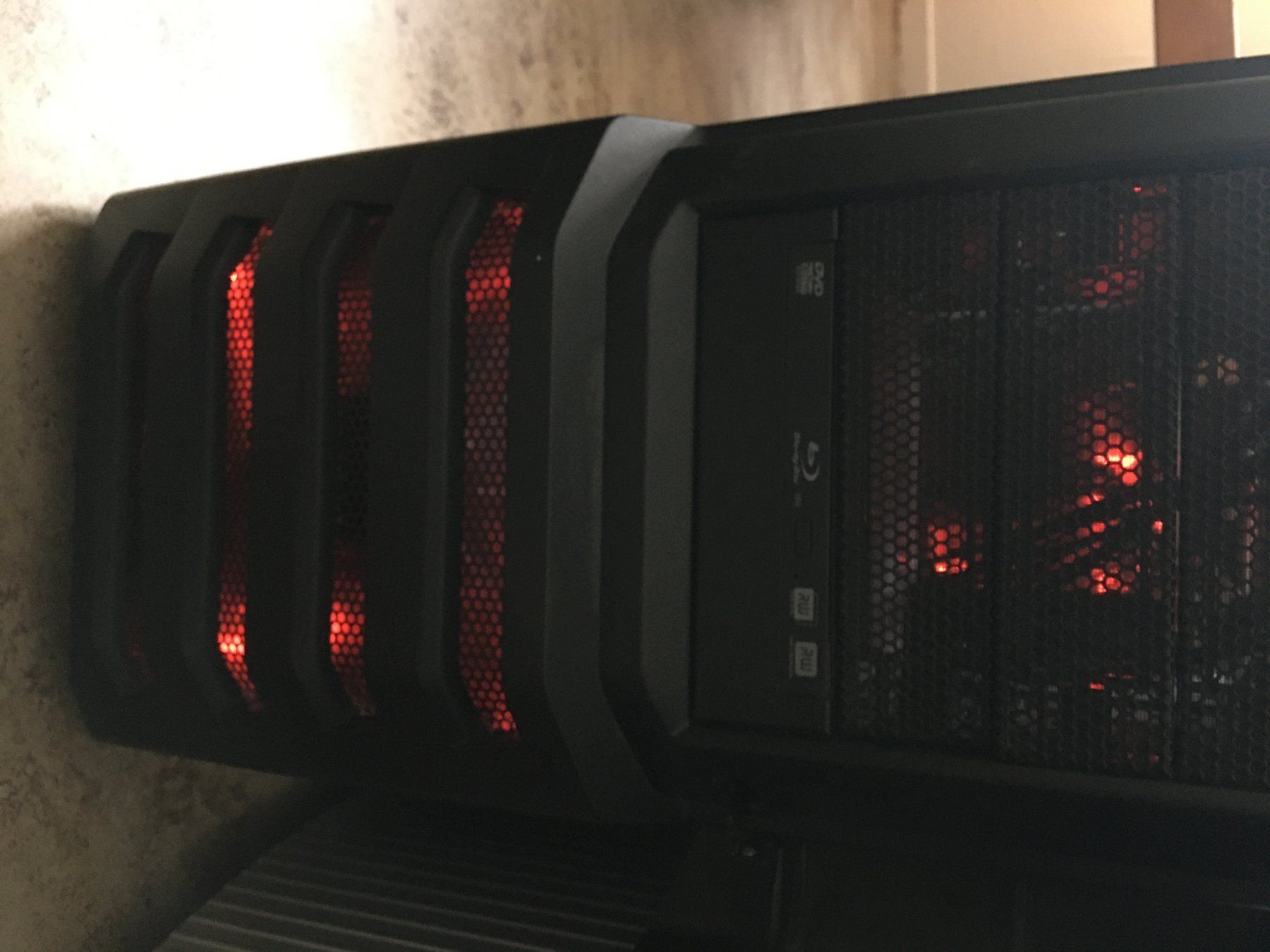 Intel PC: PC Mit Moniter – Usato da Uster venduto da inislas