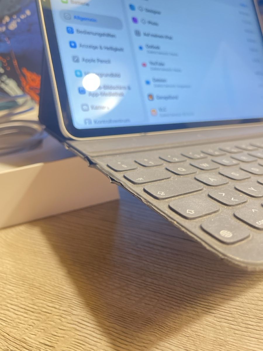 Apple Tablet PC: Apple iPad Pro mit Smart Keyboard, Pencil – Gebraucht aus Eriz von qot 4