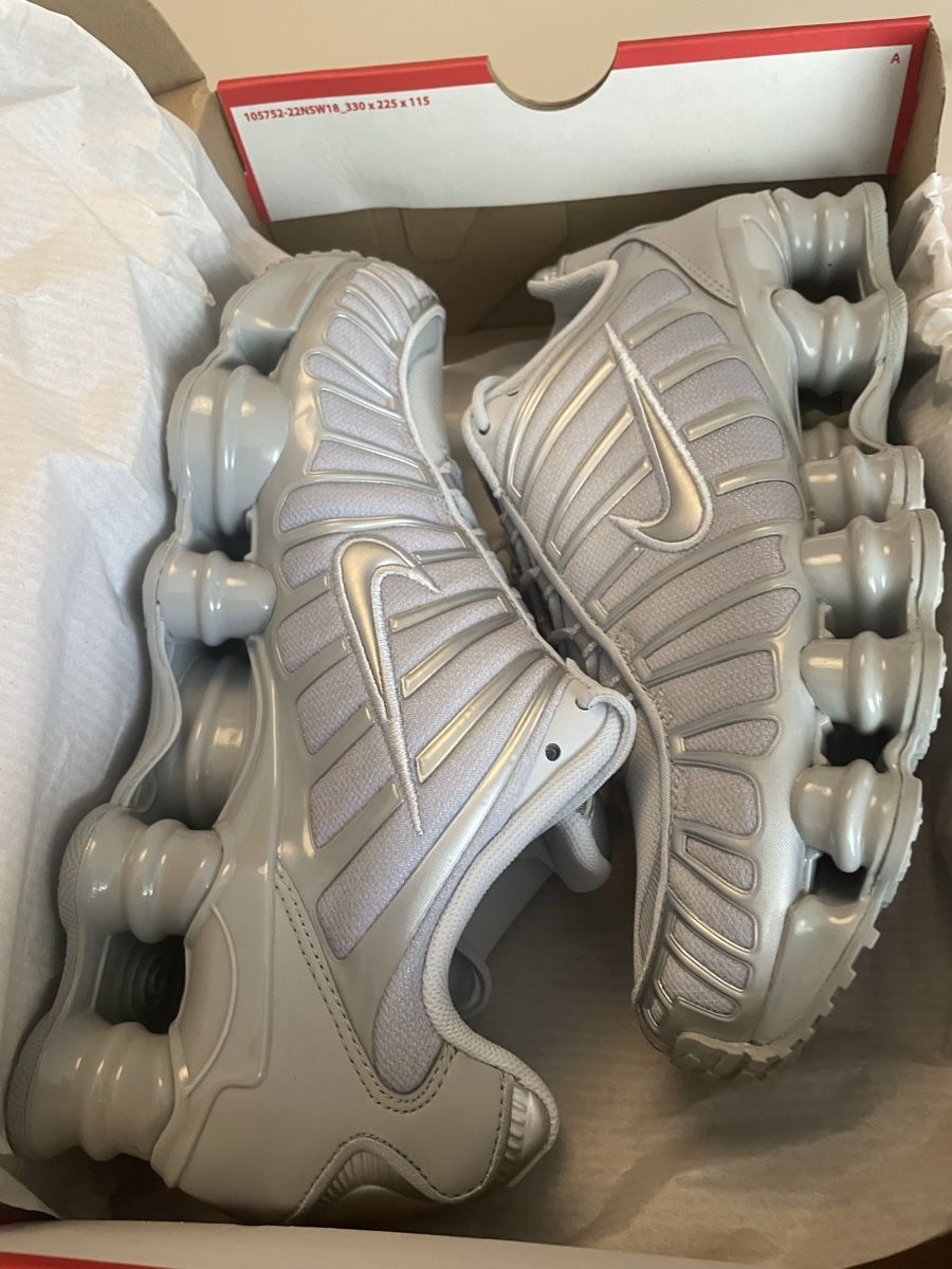 Nike Scarpe da uomo: Nike Shox TL grau  40.5 neu – Nuovo (secondo la descrizione) da Ennetaach venduto da Ustraessle 2
