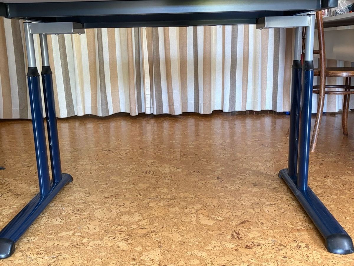 Bureaux: Schreibtisch – D'occasion à Würenlos par Beat-W 2