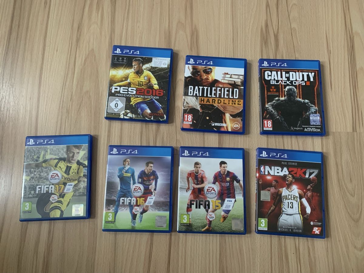 Sony Jeux: PS4 Bundle Ps4 Controller Black Ops 3 uvm. – D'occasion à Arbon par arminnnn 3