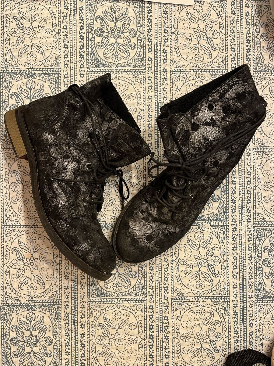 S.Oliver Scarpe da donna: Stiefelette s.Oliver mit Blumenmuster – Usato da Winterthur venduto da Ste_Uho
