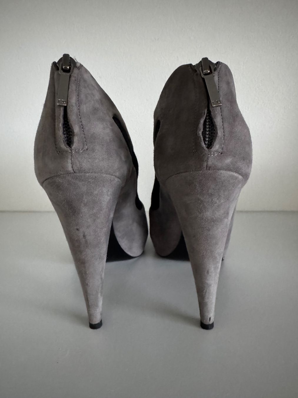 Dior Scarpe da donna: Bottines Christian Dior grises et noires – Usato da Trelex venduto da emi_r59r 3