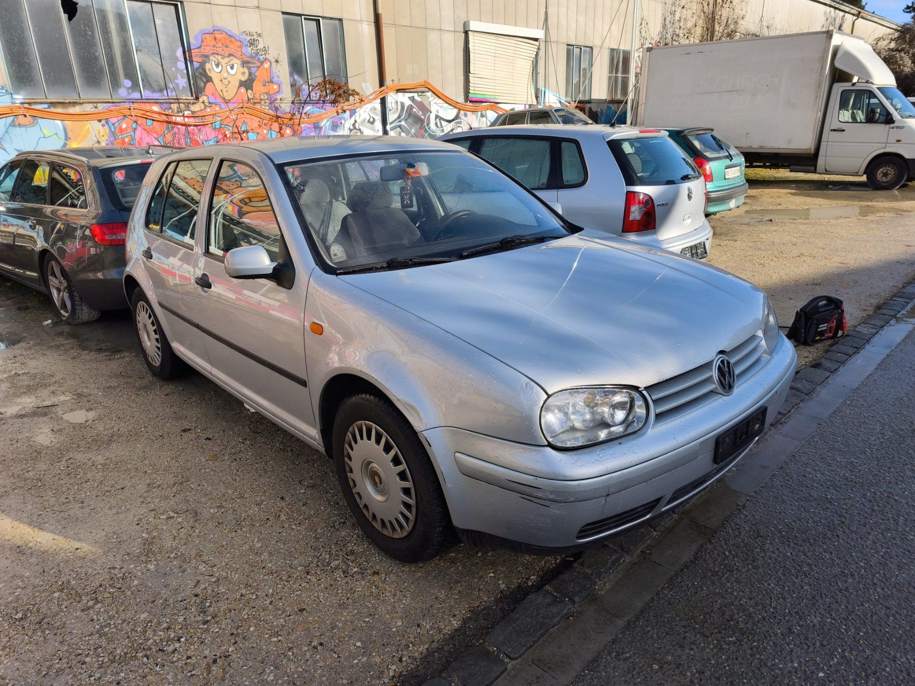 VW Automobili: VW Golf 4 1.8 – Usato da Biel/Bienne venduto da SayaGarage