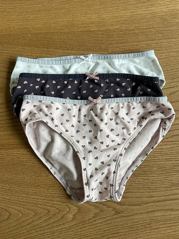 Biancheria intima: Unterhose Mädchen Gr. 110/116 – Usato da Rubigen venduto da lia_dwd7