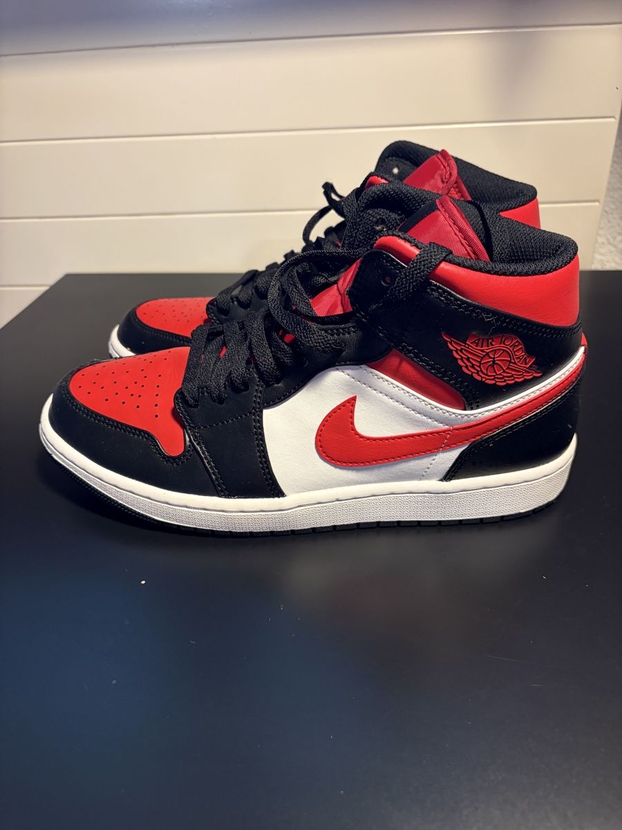 Jordan Scarpe da uomo: Nike Air Jordan 1 Mid "Bred Toe" | Gr. 42.5 – Usato da Adelboden venduto da Bercel