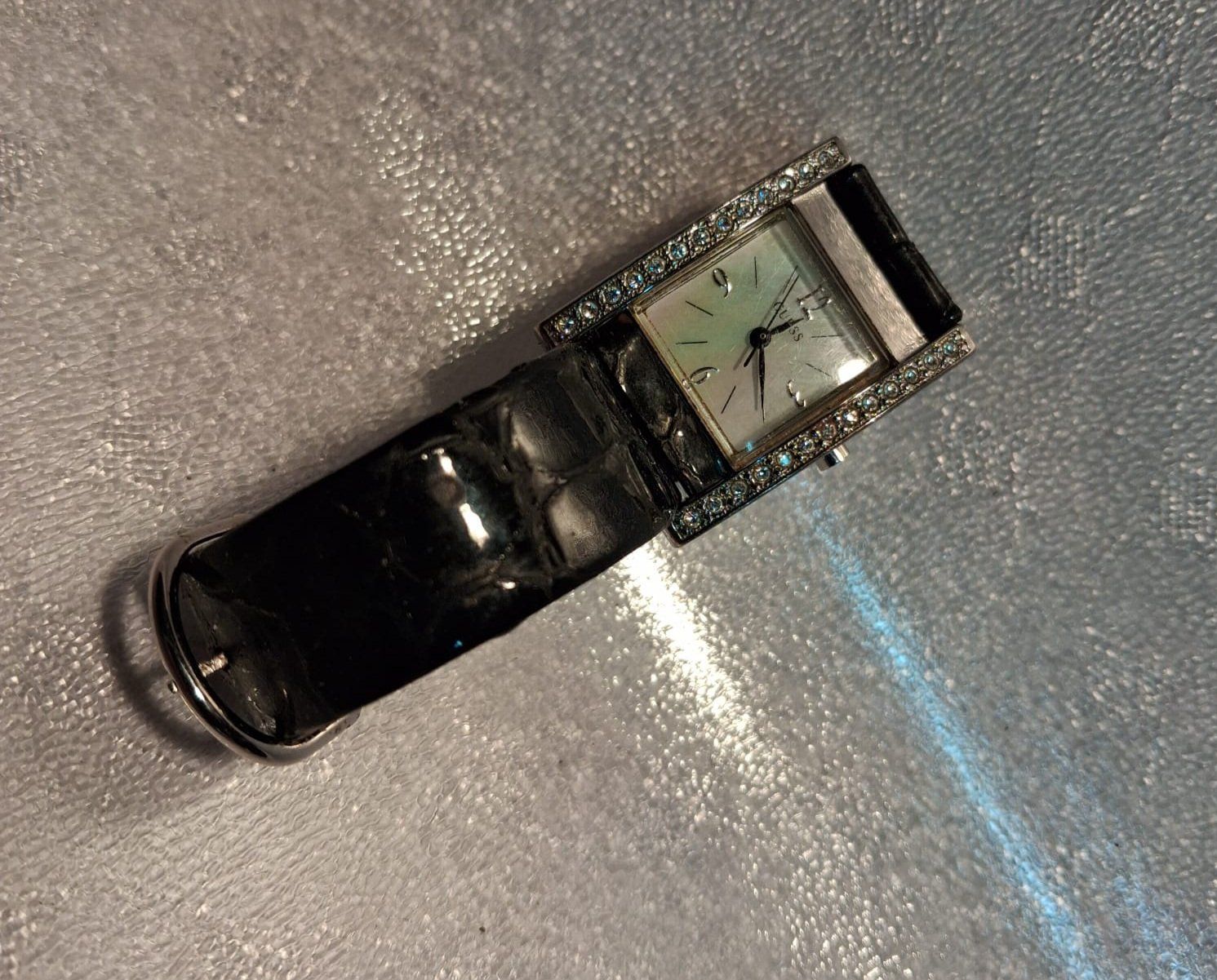 Guess Orologi: Guess Damenuhr mit Zirkonia – Usato da Winterthur venduto da mar_jwg7 1
