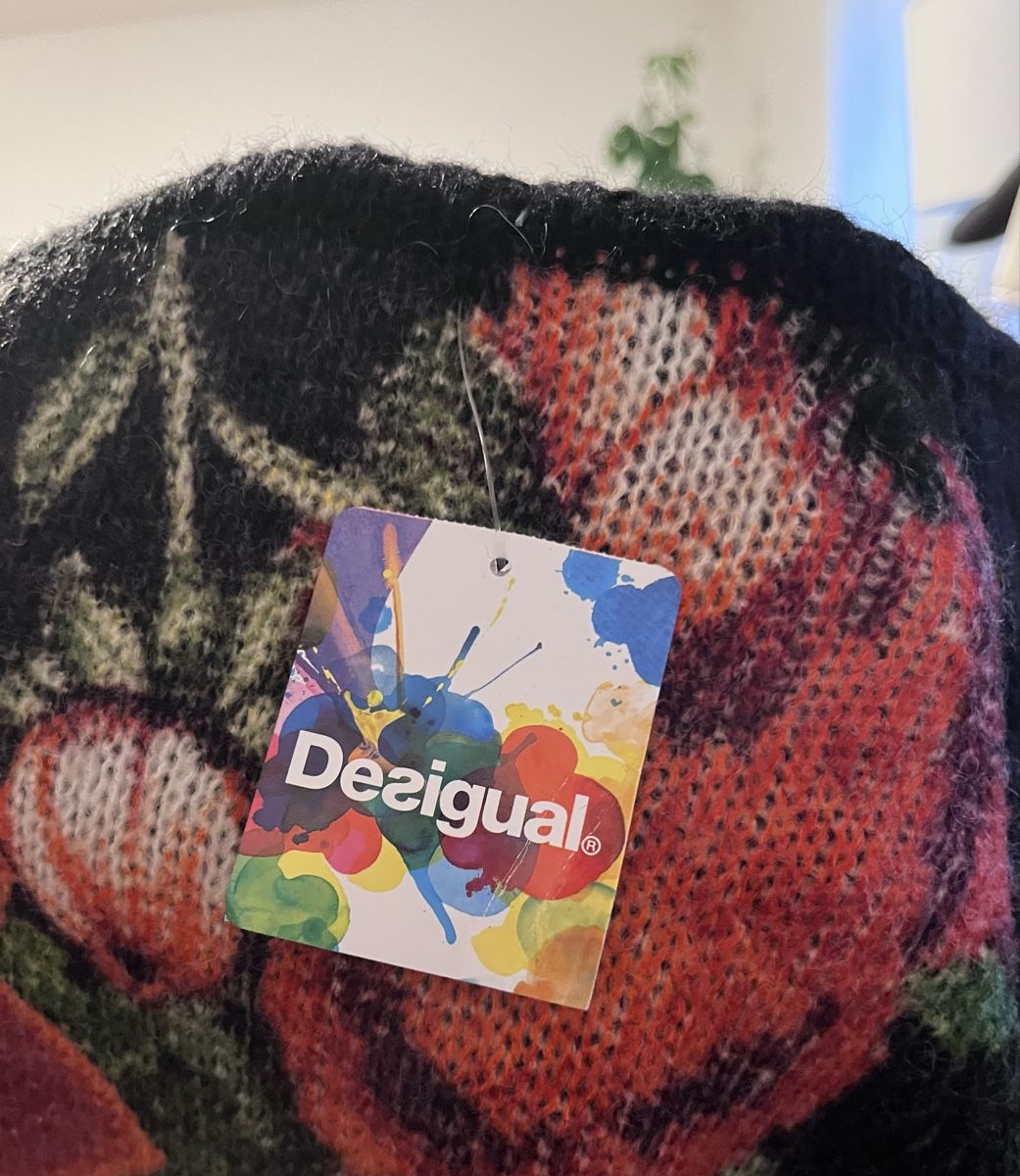 Desigual Maglioni & Felpe: Desigual Rollkragenpullover schwarz Blumen neuwertig – Nuovo (secondo la descrizione) da St. Gallen venduto da Starlord77 3