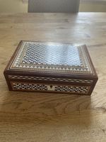 Schöne Holzbox mit Mosaik