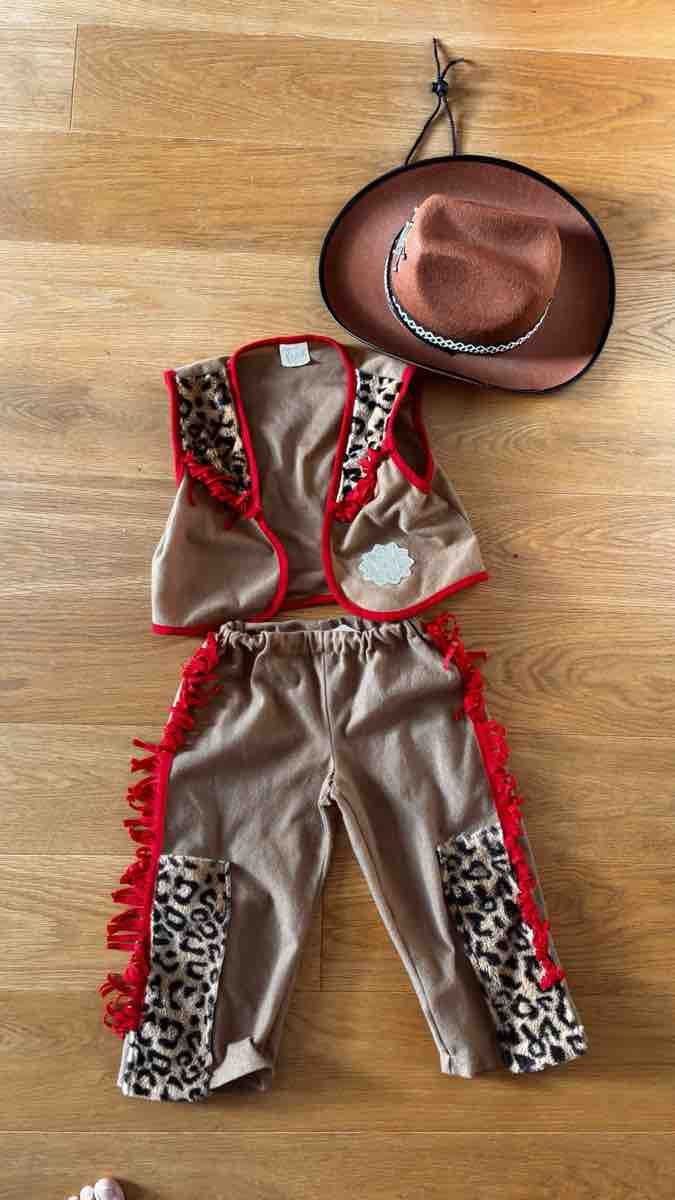 Costumi: Cowboy Costume Set with Hat Fastnacht – Usato da Untersiggenthal venduto da mic_ksv9