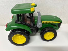 John Deere Traktor, Spielzeug, grün/gelb, Batteriebetrieben