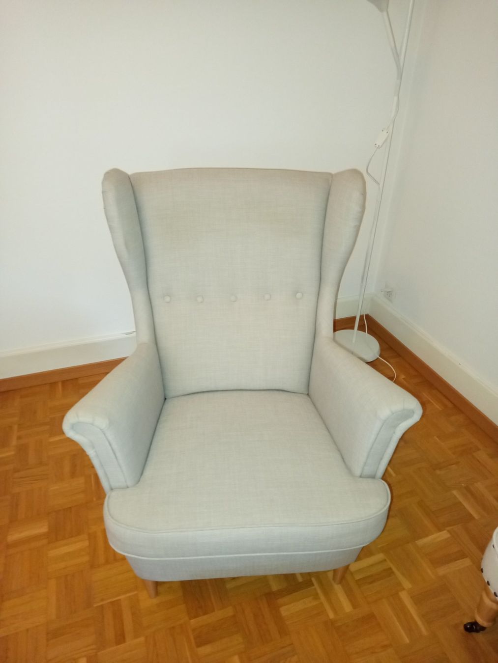 Ikea Sessel: 2 x Poltrona ala tessile beige con macchie usato Ikea – Gebraucht aus Zürich von Milte71 1