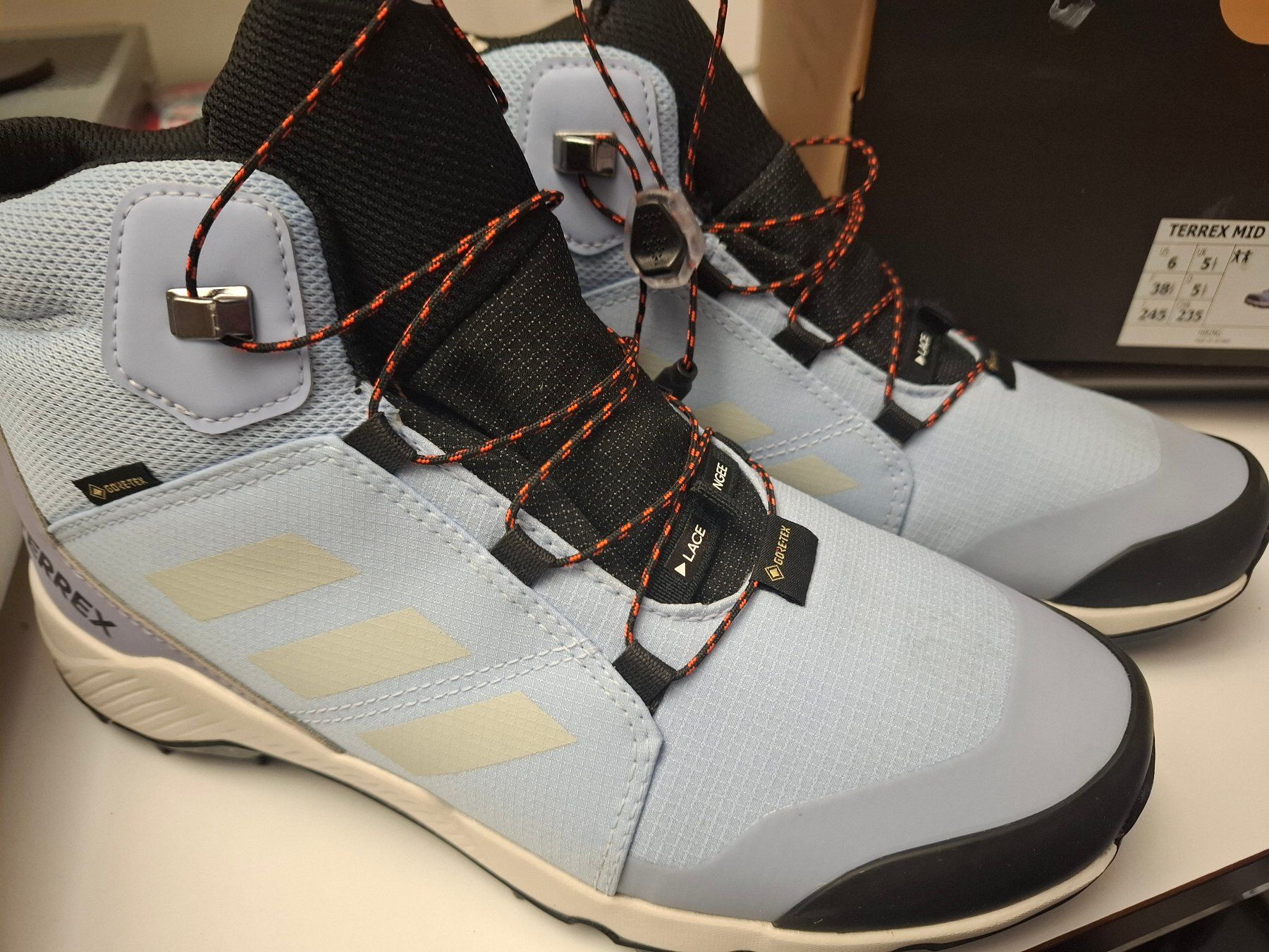 Adidas Scarpe per ragazzi: Neue Adidas Terrex Wanderschuhe Gore-Tex Gr. 38  2/3 – Usato da Birmensdorf ZH venduto da Ducati025 2