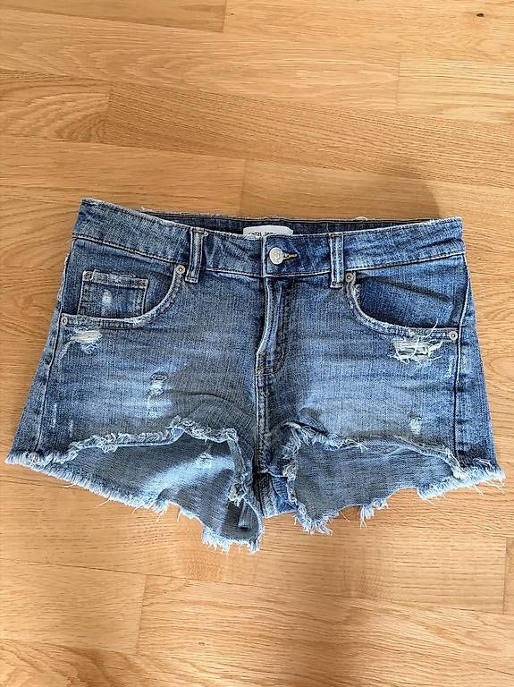 Zara Jeans: Jeans shorts Zara Gr. 36 – Gebraucht aus Aesch ZH von rebekkanoemi 3