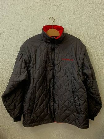 Vintage Porsche Steppjacke mit abnehmbaren Ärmeln AMAG.