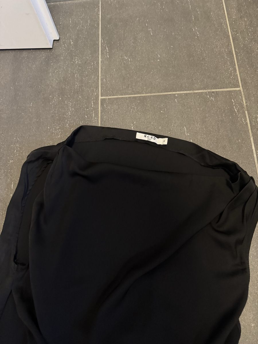 Na-kd Robes: Nakd Maxikleid Schwarz – D'occasion à Aathal-Seegräben par mar_k6lw 2