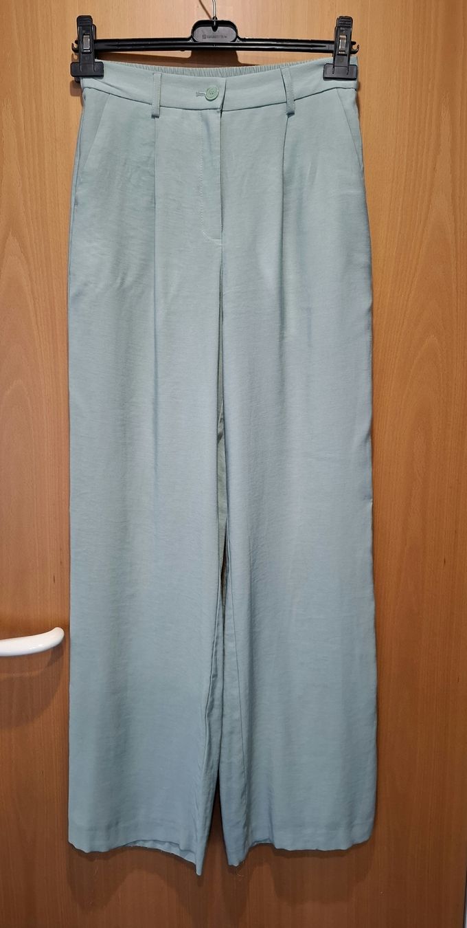 Tally Weijl Pantaloni: Leichte Hose Tally Weijl – Usato da Balzers venduto da mackfose