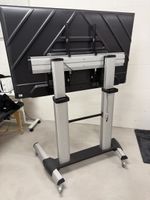 Mobiler TV-Ständer / Fernsehhalter rollbar