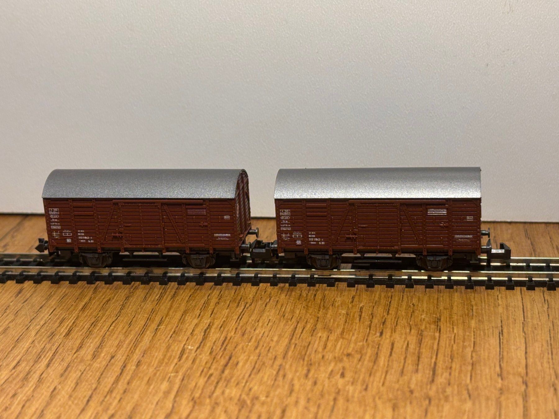 Modellini di ferrovie: *e1348: 2 Güterwagen (Spur N) – Usato da Birsfelden venduto da Birs_25 1