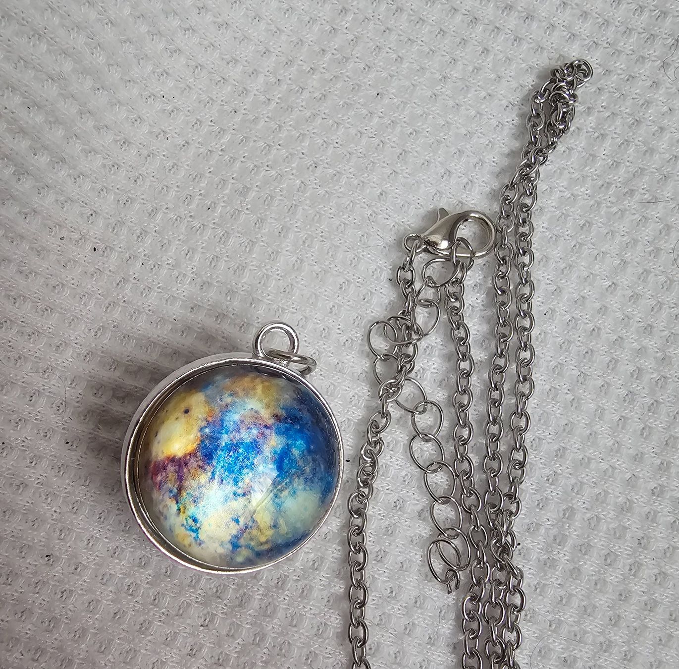 Ciondoli: NEU! Planet Anhänger mit Kette – Nuovo e nell'imballaggio originale da Füllinsdorf venduto da Sunnebliemli7 2
