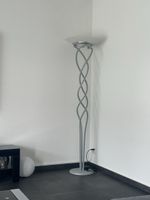 Deckenfluter Lampe silberfarben mit Spiralsäule gebraucht