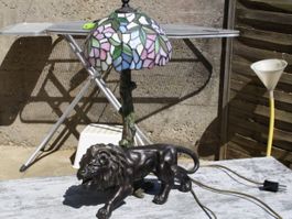 LAMPE MIT LÖWENFIGUR TIFFANY STIL VINTAGE