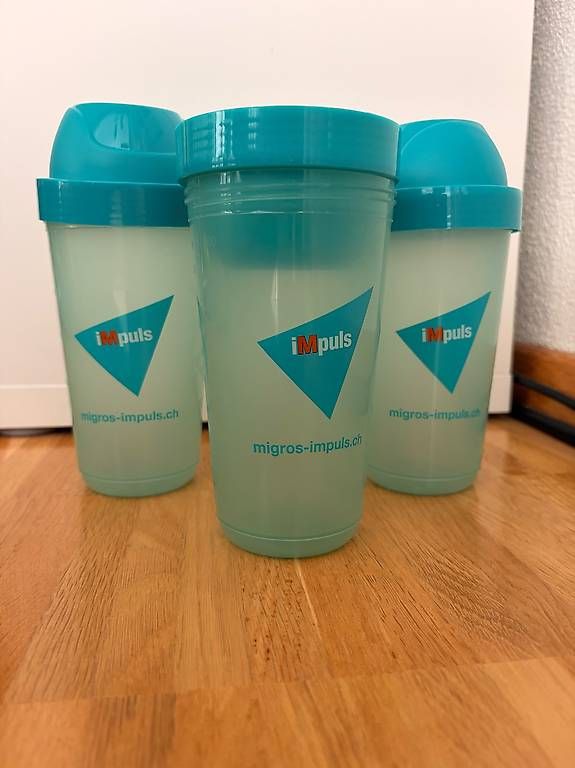 Contenitori & Simili: 3x Migros Impuls Trinkbecher mit Deckel – Usato da St. Gallen venduto da ryo83