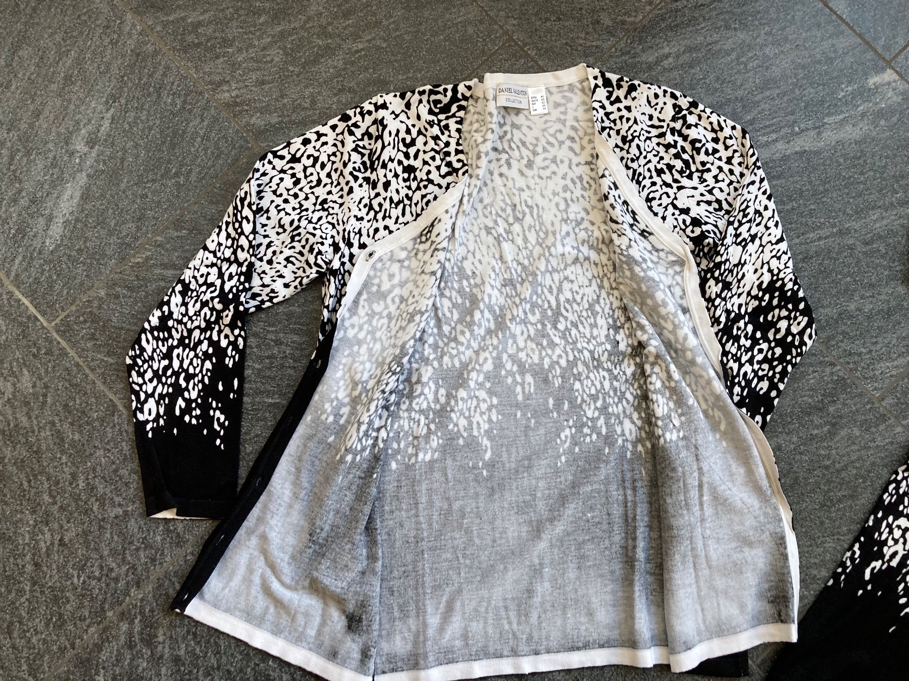 Twinset Maglioni & Felpe: Twin Set, Pullover+Jacke, schwarz - weiss, Gr. 40  ** NEU ** – Nuovo (secondo la descrizione) da Zofingen venduto da Zofi2 4