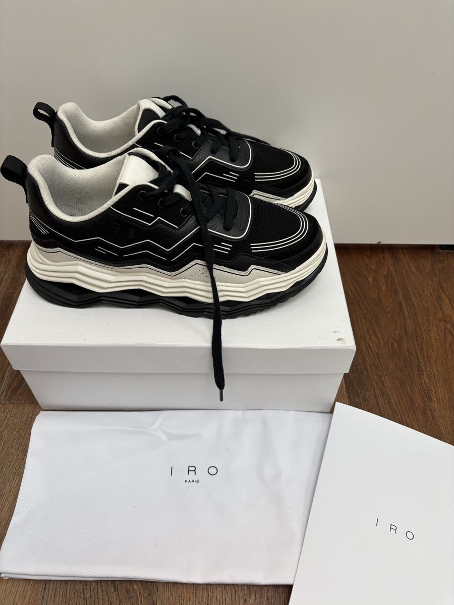 Iro Damenschuhe: IRO Sneacker Gr. 41 / 350 € – Gebraucht aus Tägerwilen von limolimo