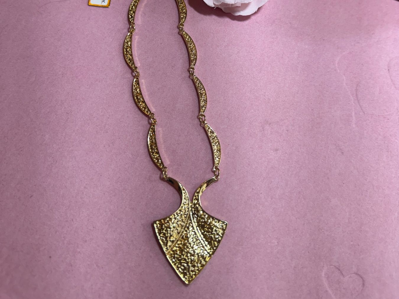 Ketten: Collier plaqué or avec pendentif art déco – Neu und originalverpackt aus St-Maurice von Sandrinette123 3