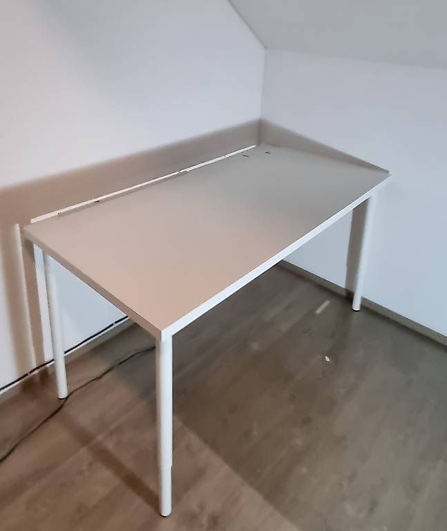 Tavoli: Table – Usato da Valangin venduto da Onzy