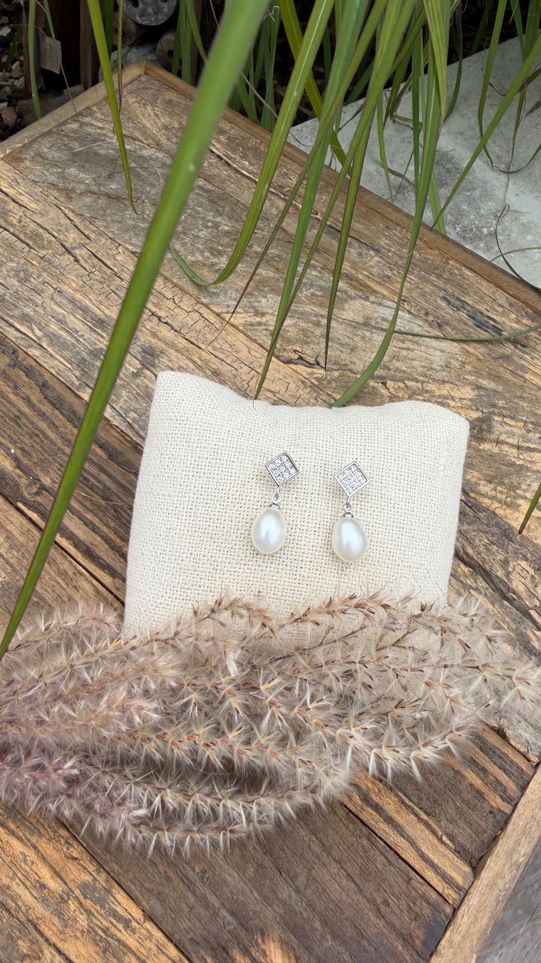 Orecchini pendenti & Orecchini a lobo: Wunderschöne Süsswasserperlen-Ohrringe 925 Silber Stecker – Nuovo e nell'imballaggio originale da Rombach venduto da Ivreajewels
