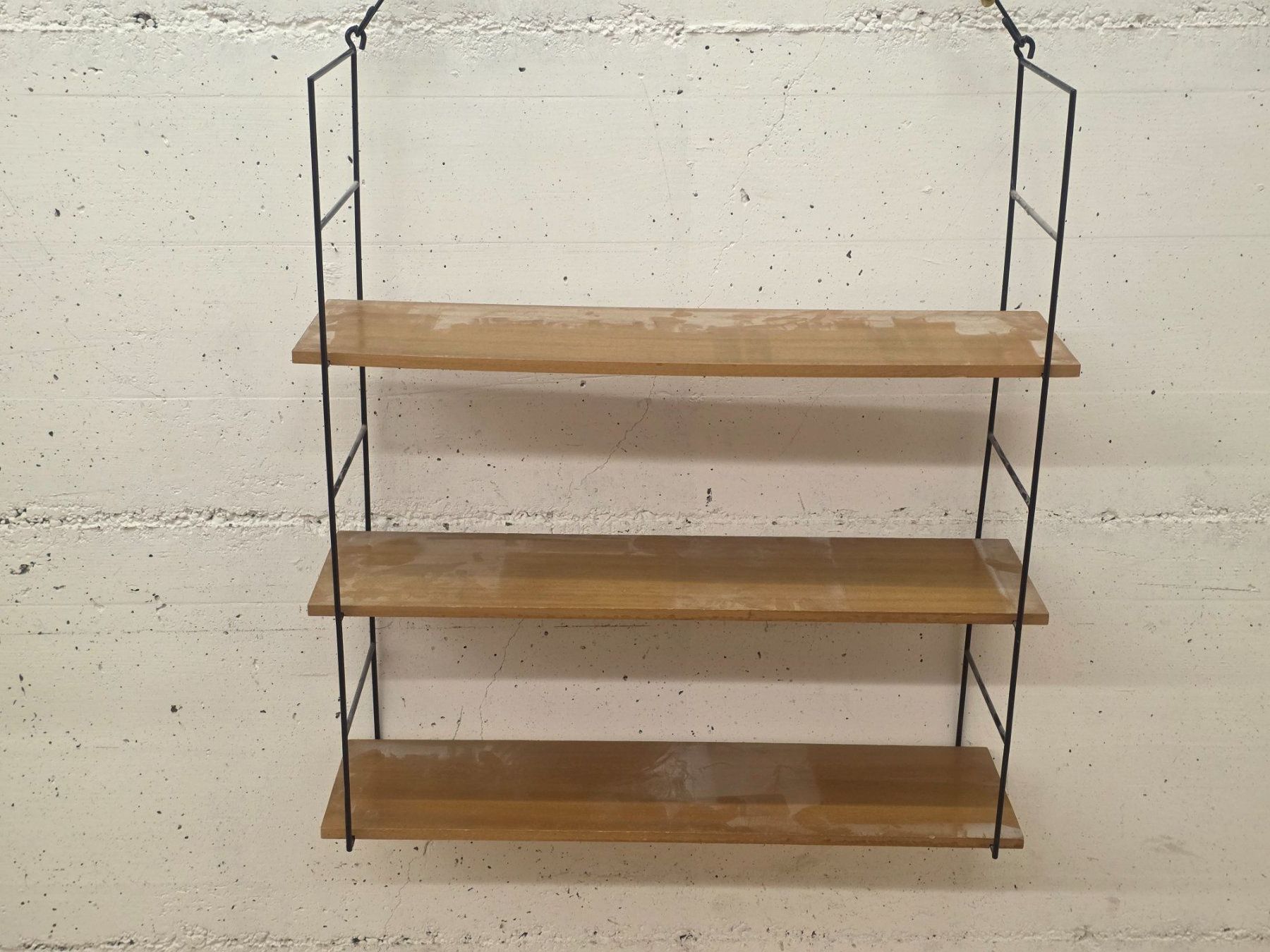 Scaffali: Mid-Century Wandregal Nisse Strinning? – Usato da Münchenbuchsee venduto da LuupBrocki
